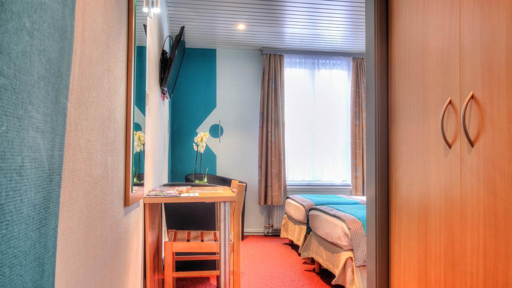 Twin Room,109743489:JPEG