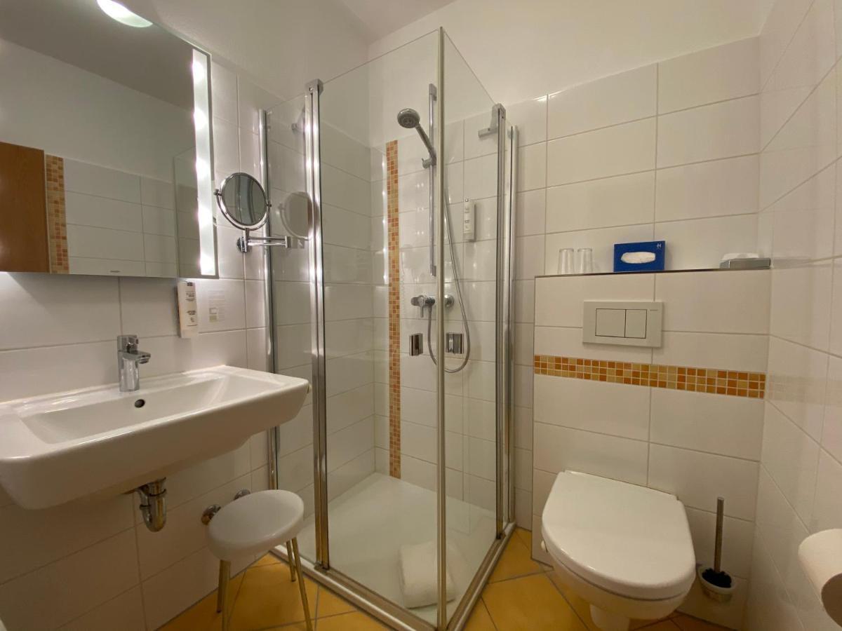 Small Double Room,1092301662:JPEG