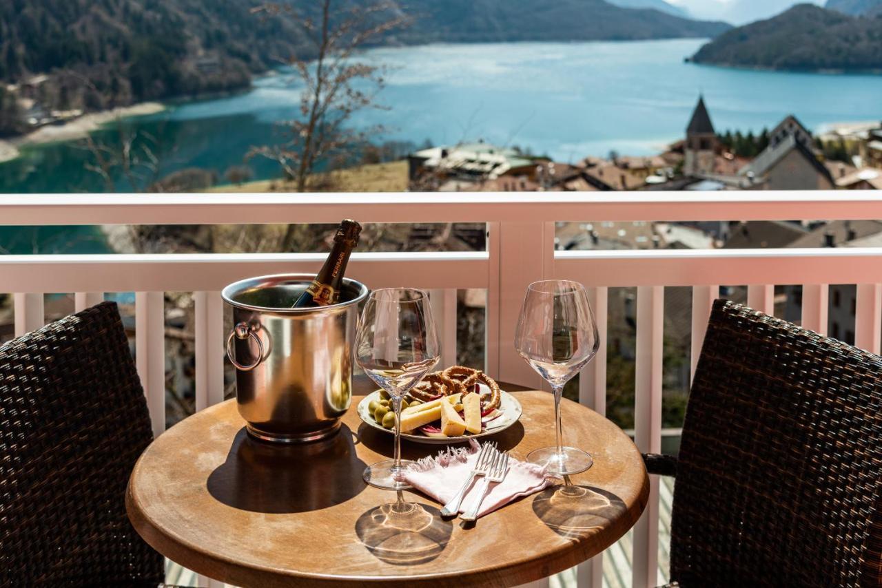 Double Room with Balcony with Lake View