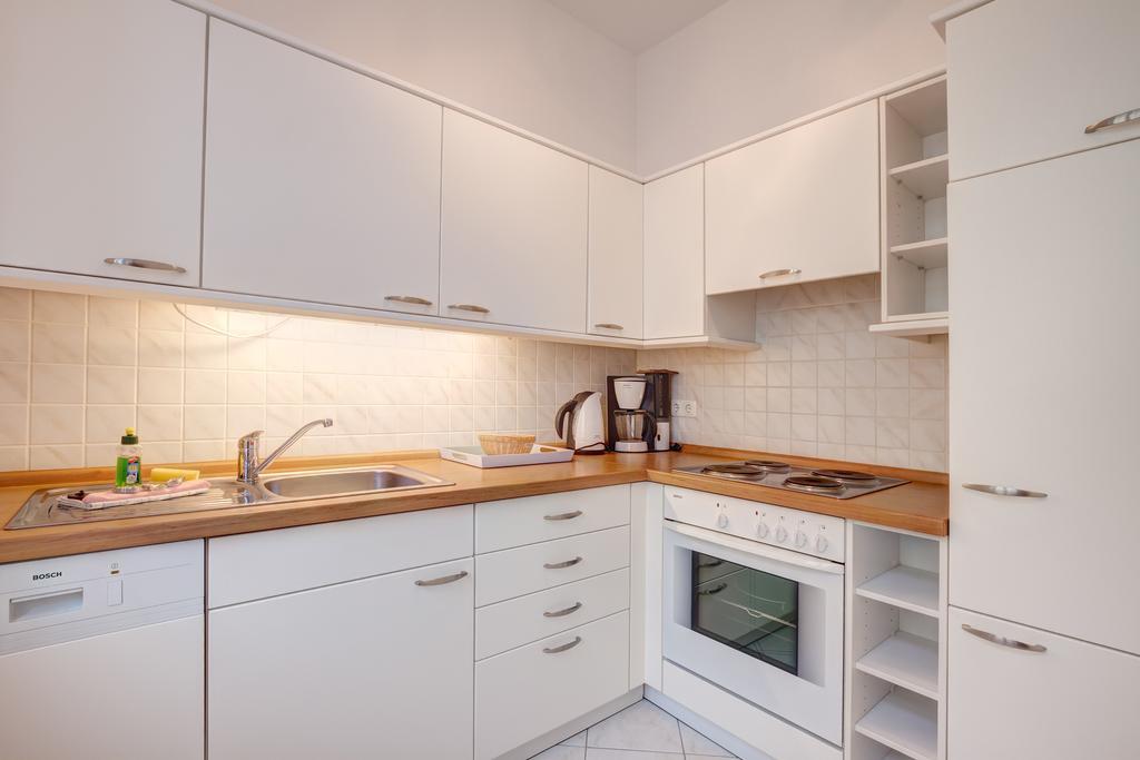Two-Room Apartment Land Side