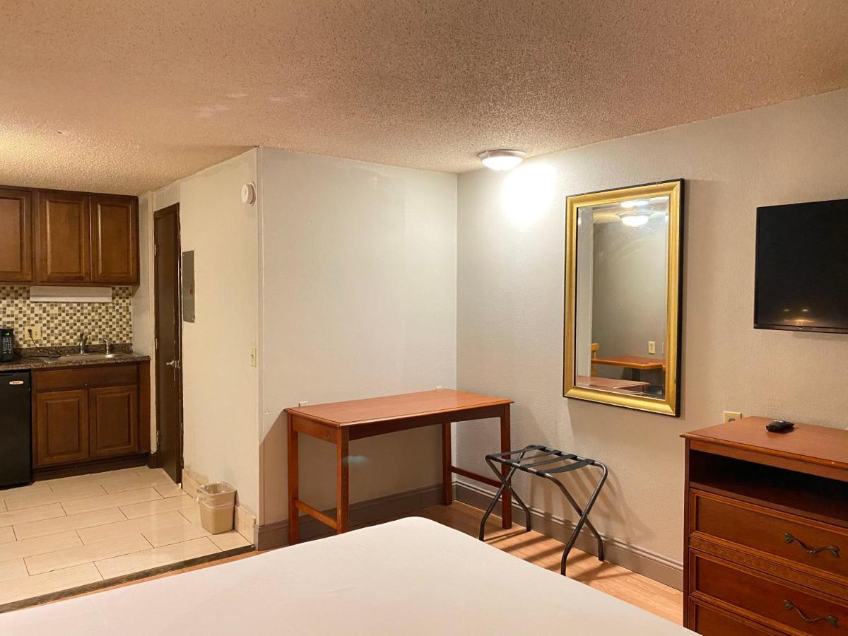 Deluxe King Room Smoking