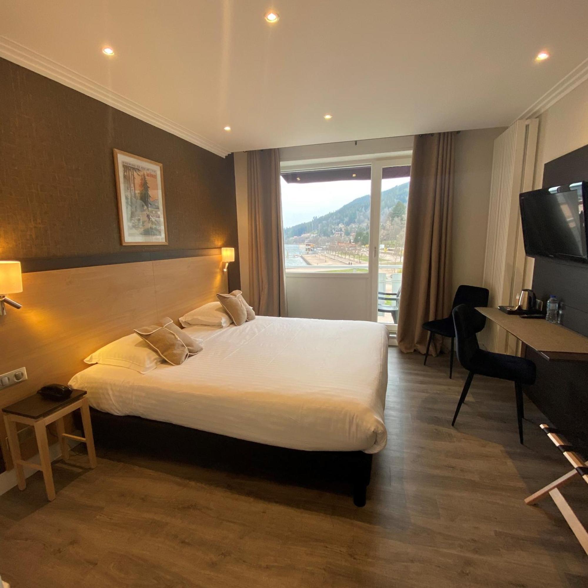 Double or Twin Room Lake View