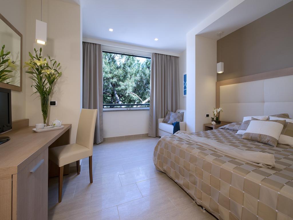 Triple Room City View,392777115:JPEG
