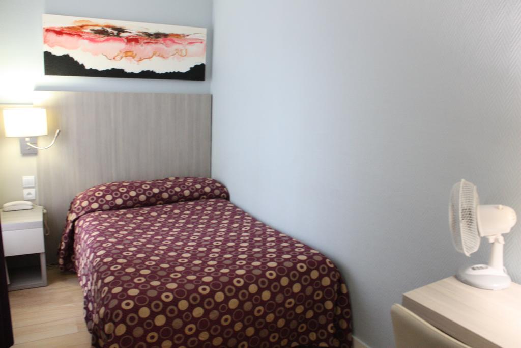 Single Room,1709909685:JPEG
