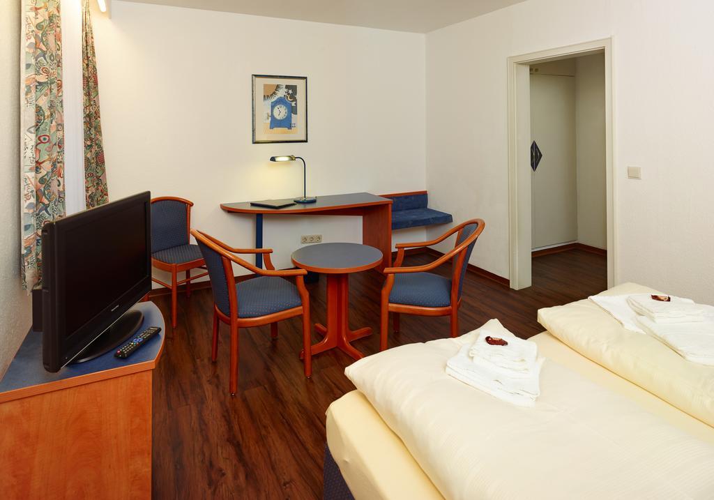 Single Room,110004282:JPEG