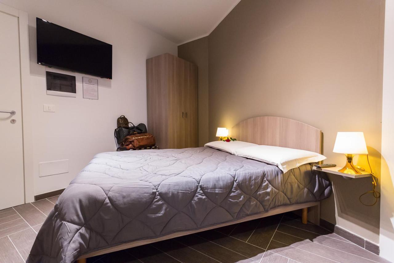 Large Superior Two-bedroom Apartment,1090653591:JPEG