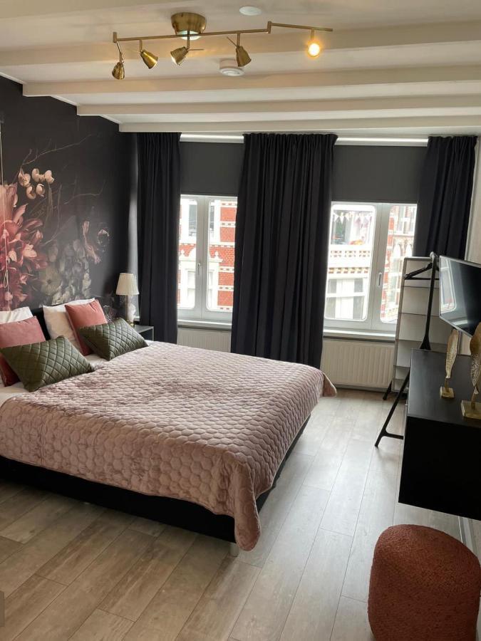 Double Room,1111039338:JPEG