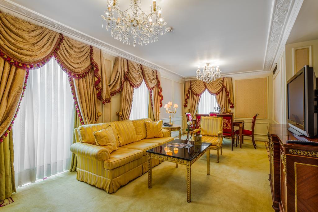 Harrington Suite