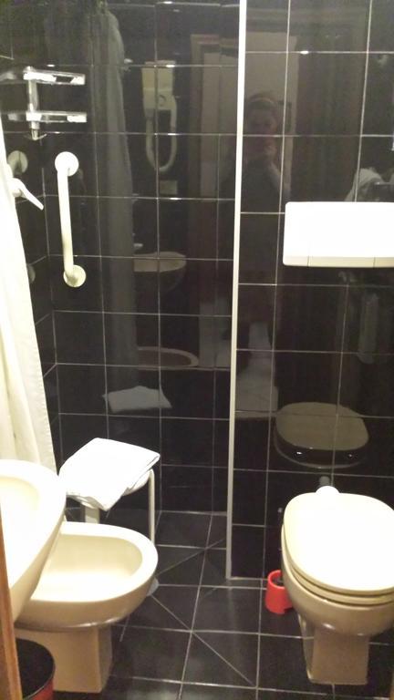 Single Room Private Bathroom