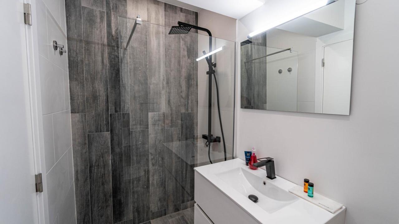Double or Twin Room Bathroom
