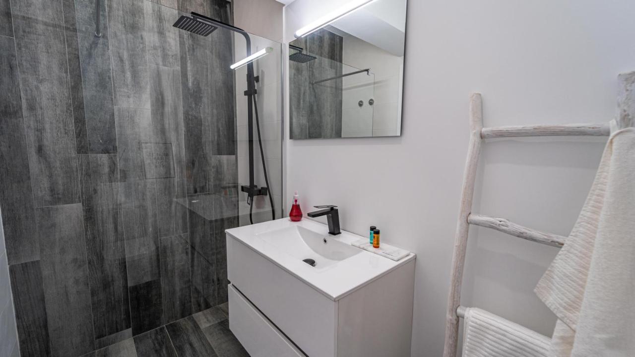 Double or Twin Room Private External Bathroom