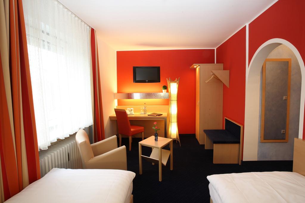 Standard Single Room,110495019:JPEG