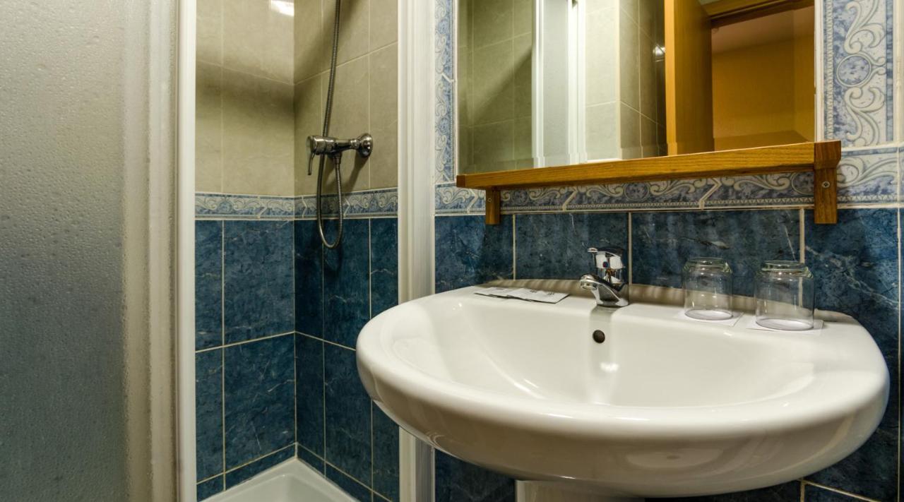 Triple Room,1424166276:JPEG