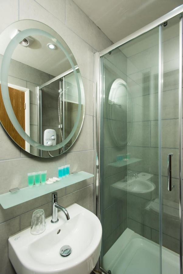 Double Room Private Bathroom