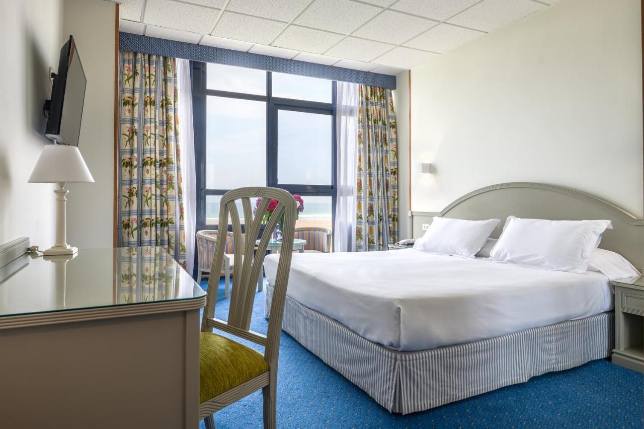 Double or Twin Room Sea View