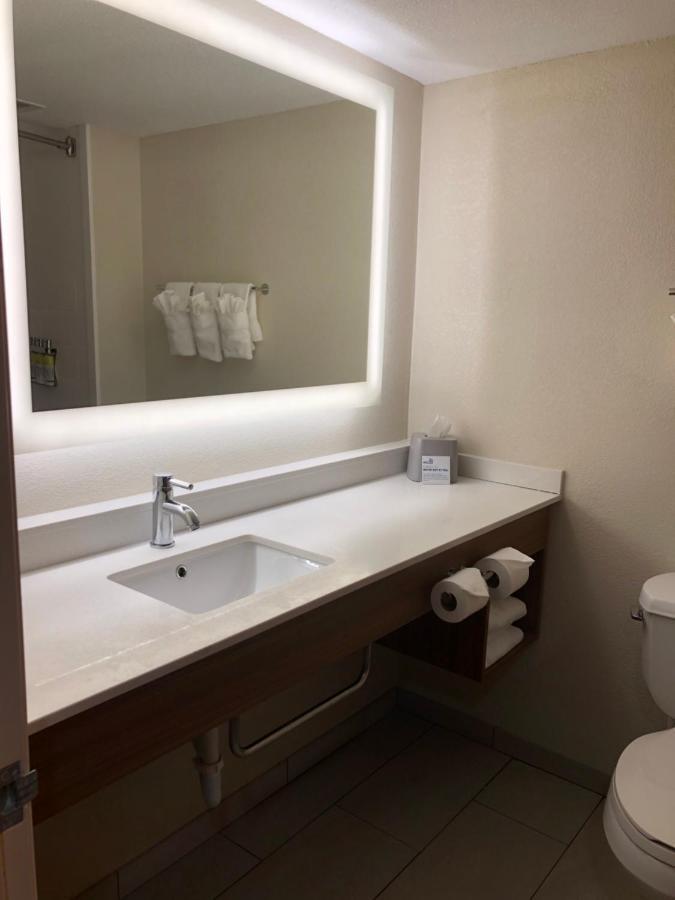 Two-Bedroom Suite Hearing Accessible,1105395975:JPEG