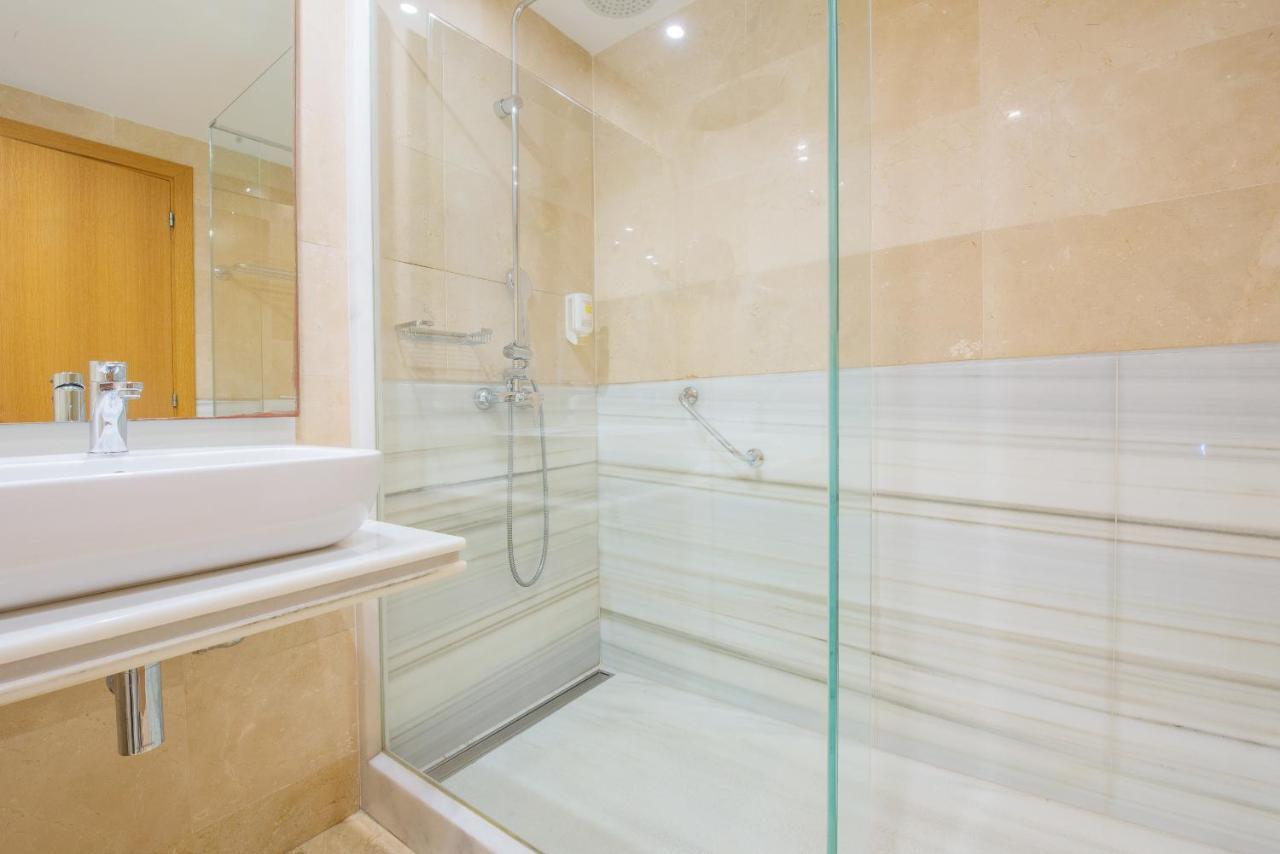 One-Bedroom Apartment,1105517757:JPEG