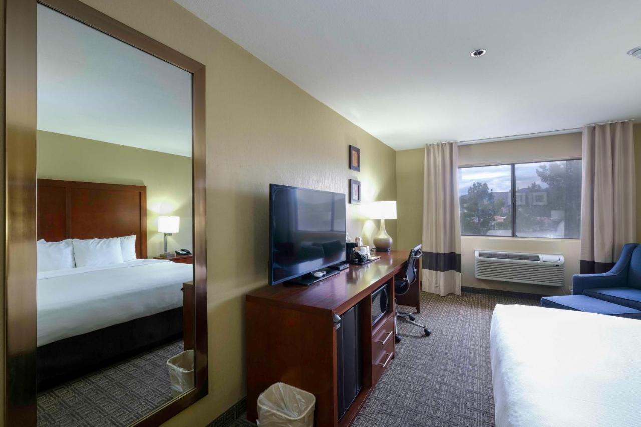 King Room - Non-Smoking