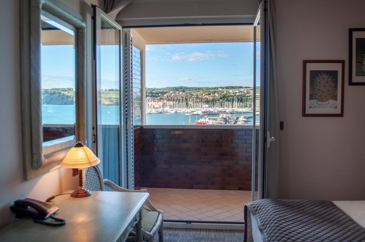 Double or Twin Room Sea View