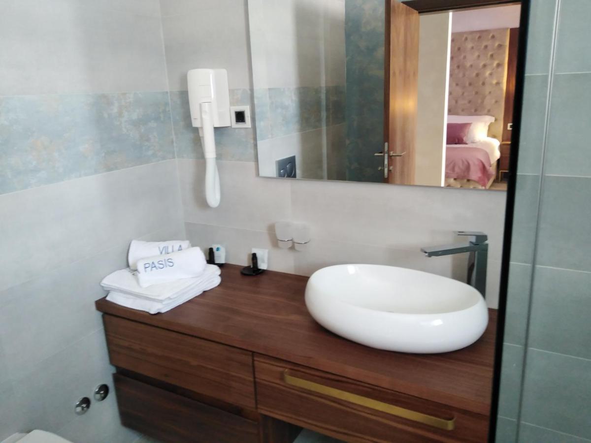 Superior Double Room direct access to Pool,1007212354:JPEG