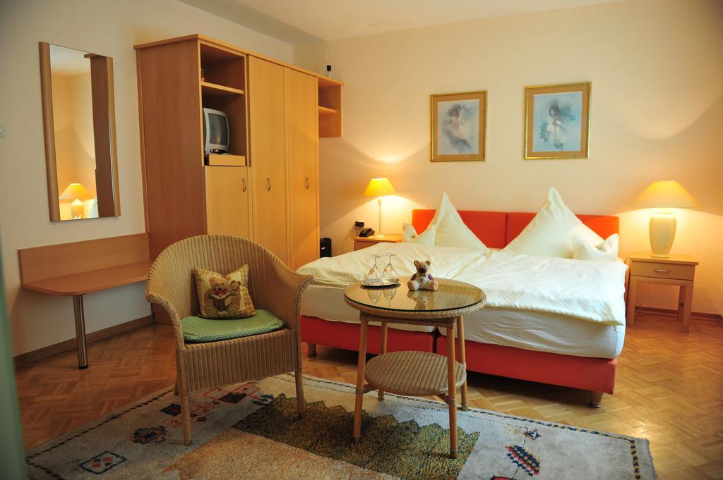 Standard Double Room,110652708:JPEG