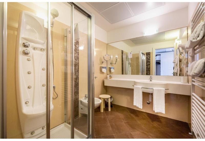 Deluxe Double Room Side Sea View