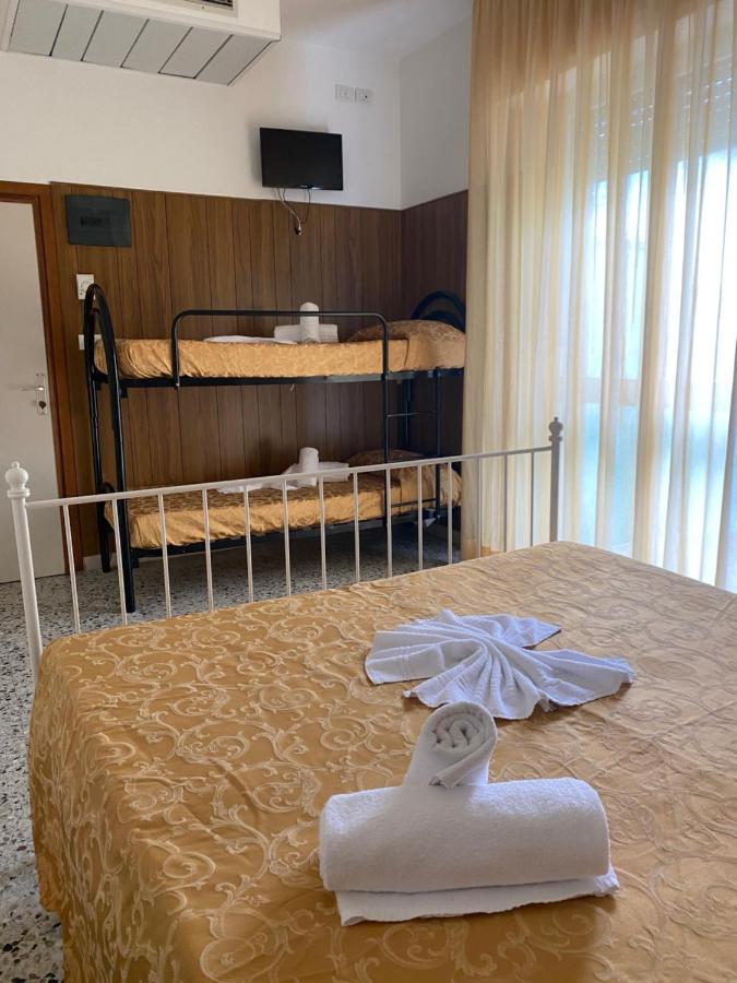 Standard Quadruple Room,1106926827:JPEG