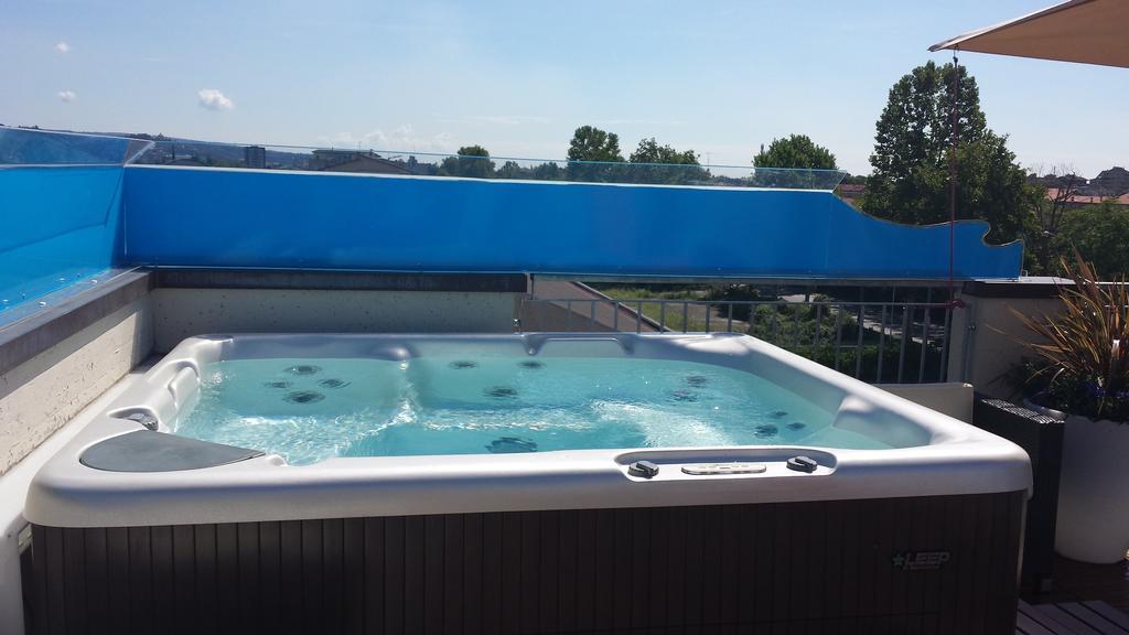 King Room Spa Bath