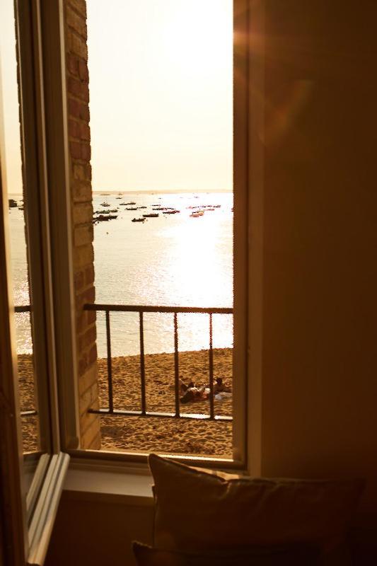 Deluxe Double or Twin Room Sea View secondary building