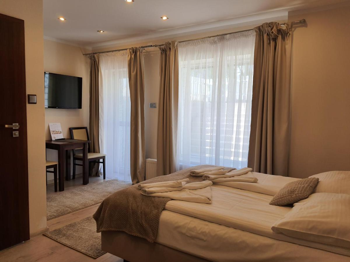 Double Room,869265446:JPEG