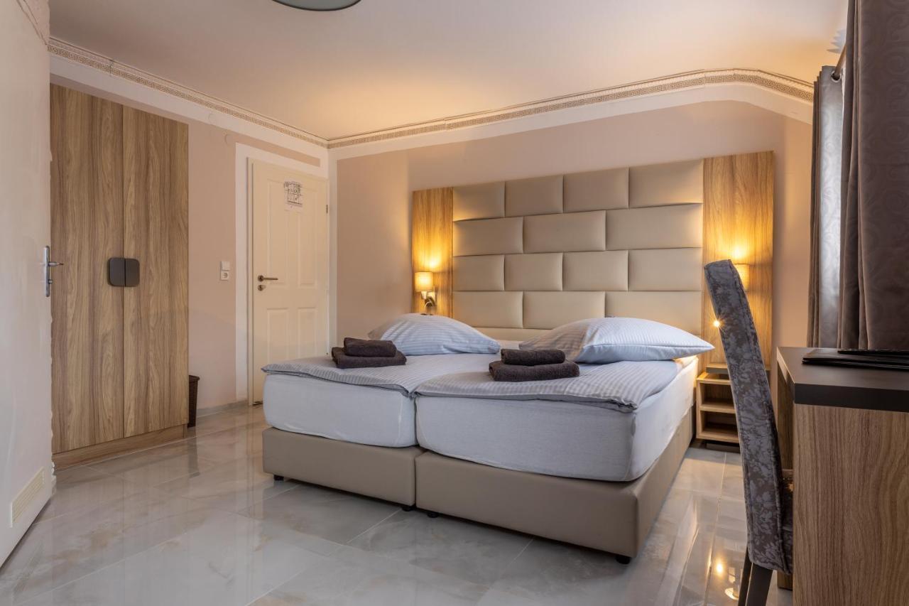 Double Room,1107547422:JPEG