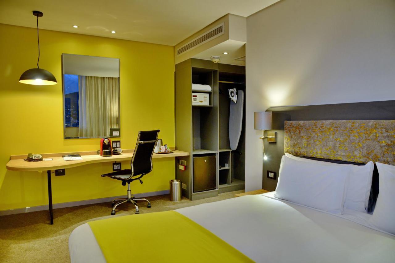 Deluxe King Room,1107744186:JPEG