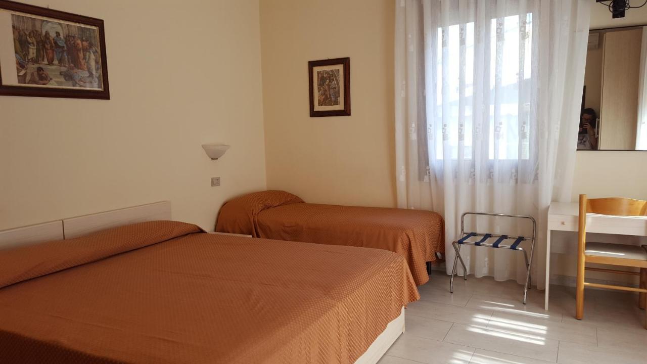 One-Bedroom Apartment,1109359233:JPEG