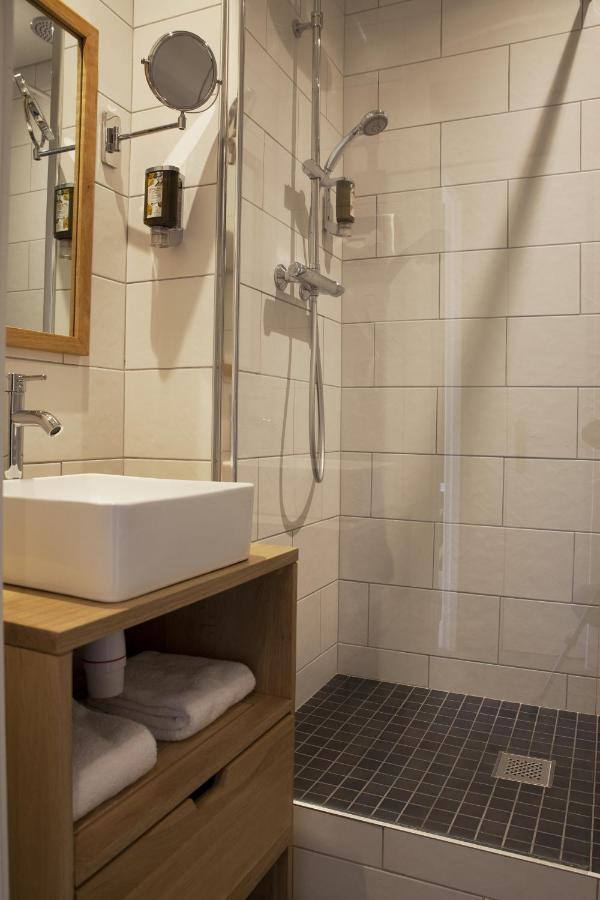 Double or Twin Room Lake View