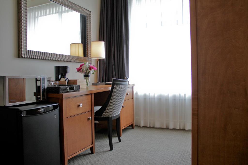 Queen Room