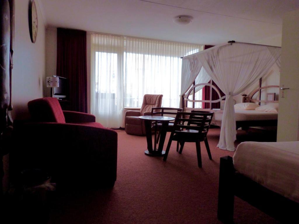 Family Suite,11124407:JPEG