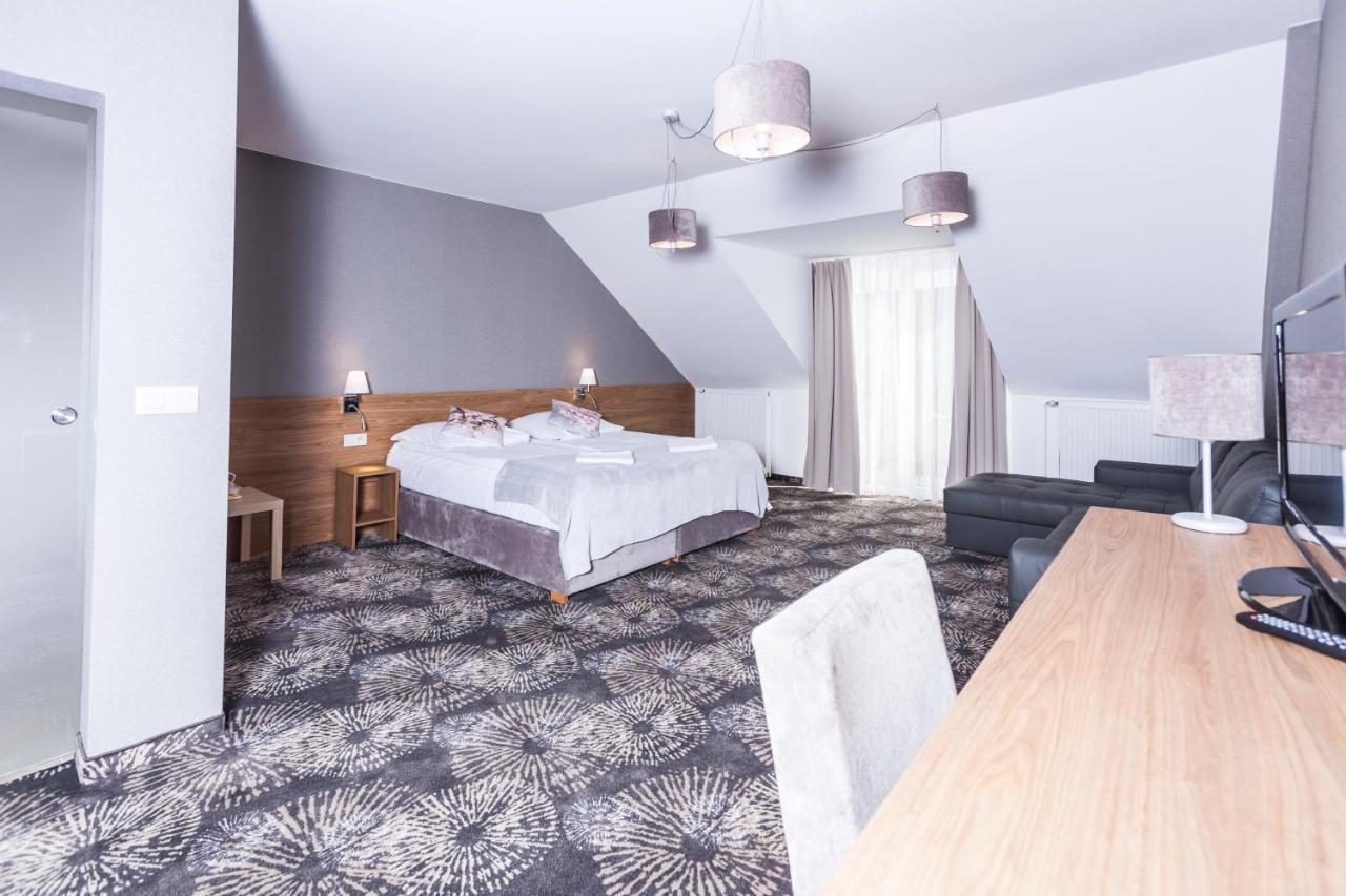 Triple Room,1568390702:JPEG