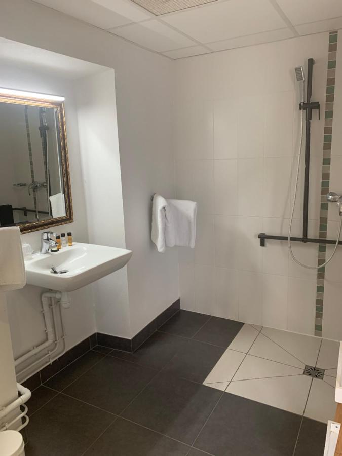 Double Room Disabled Guest