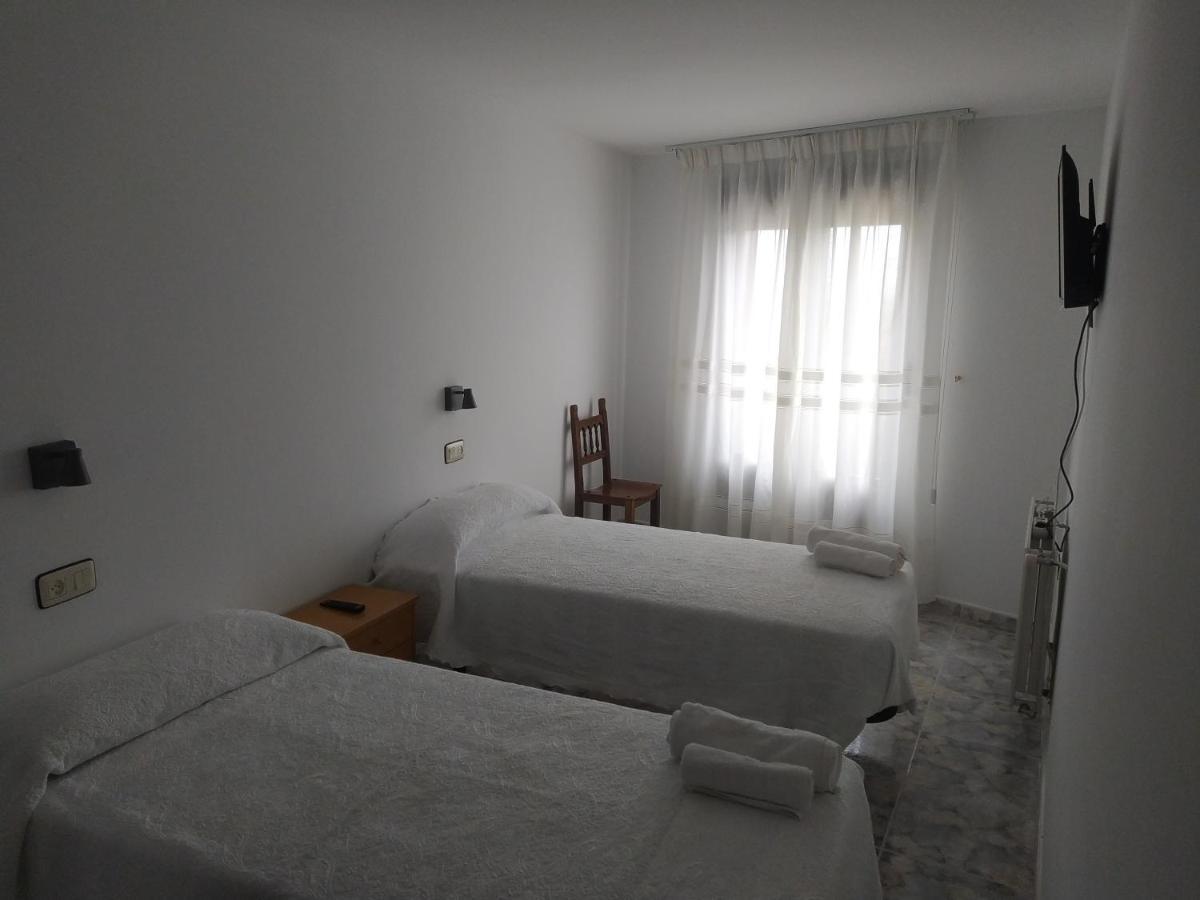 Family Room,1111103229:JPEG