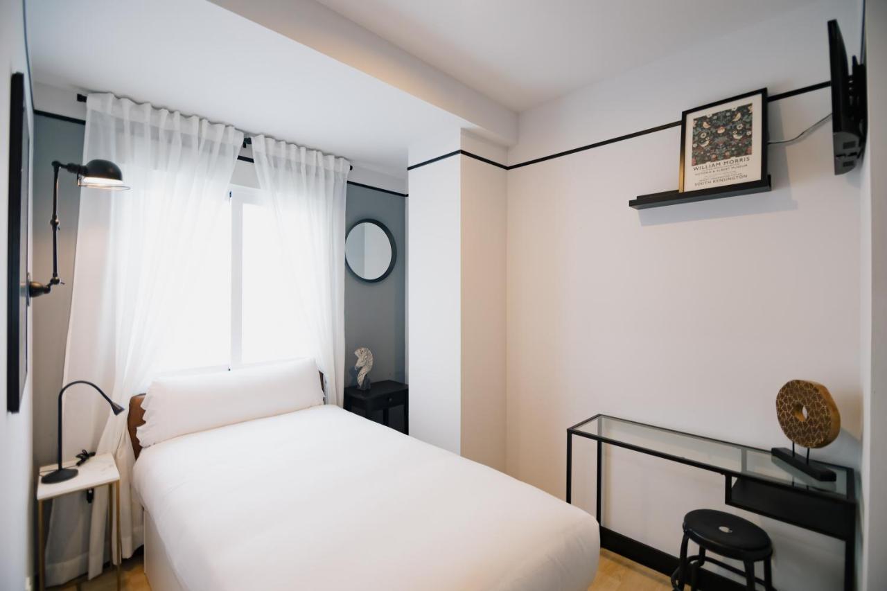 Standard Single Room,1111140279:JPEG