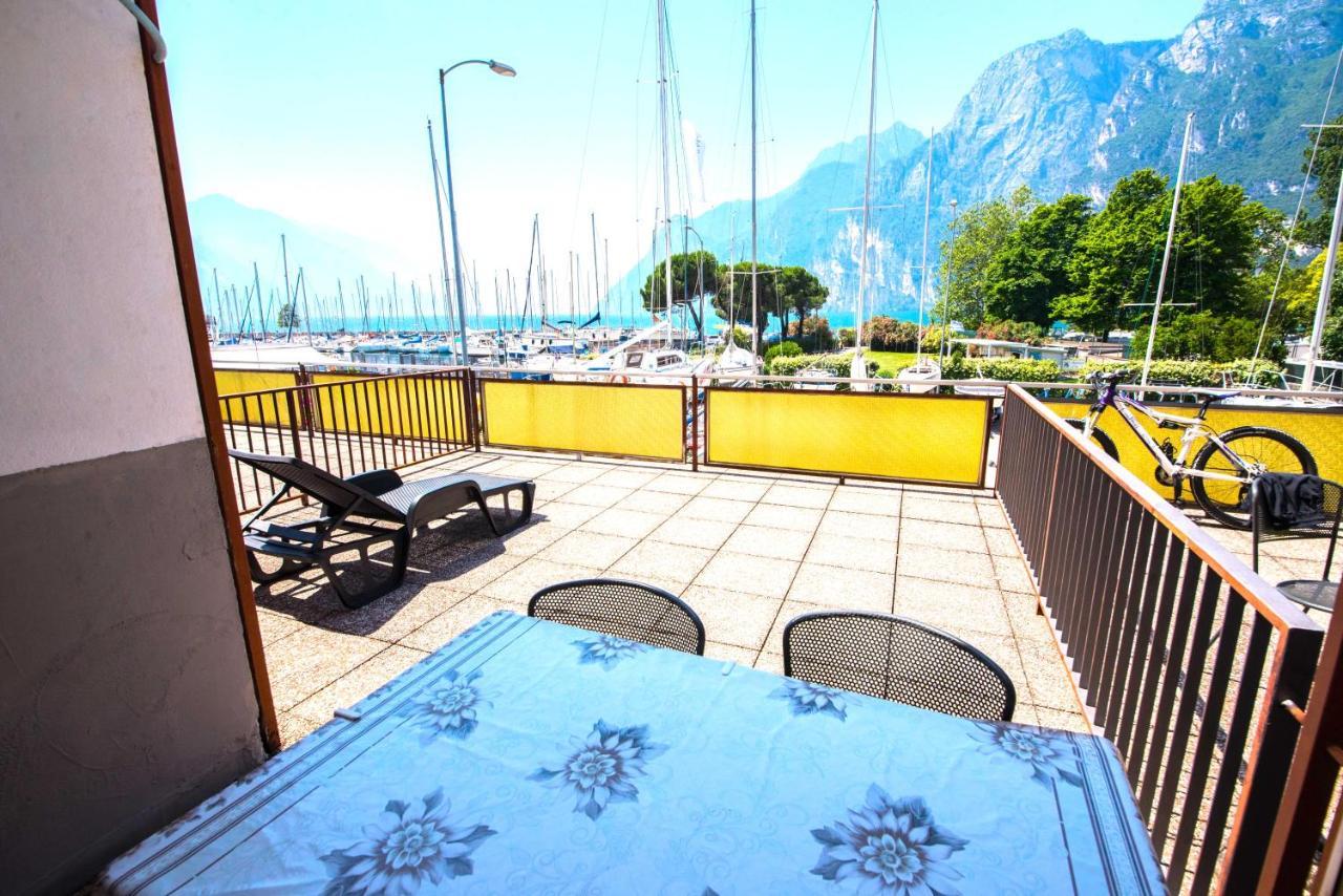 Superior Studio Terrace Lake View