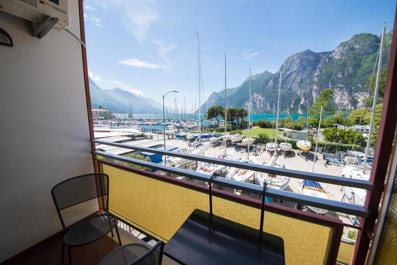 Studio Balcony Lake View