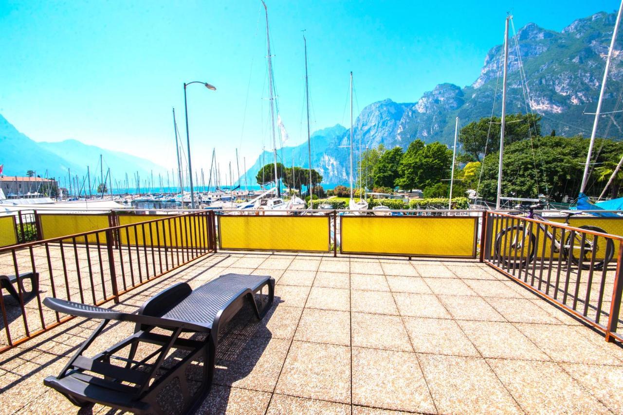 Superior Studio Terrace Lake View