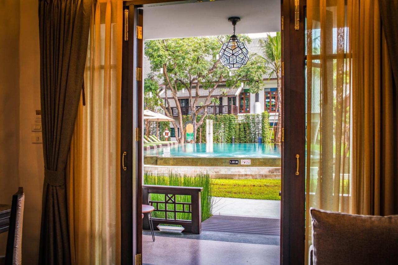 Grand Deluxe Double Bedroom