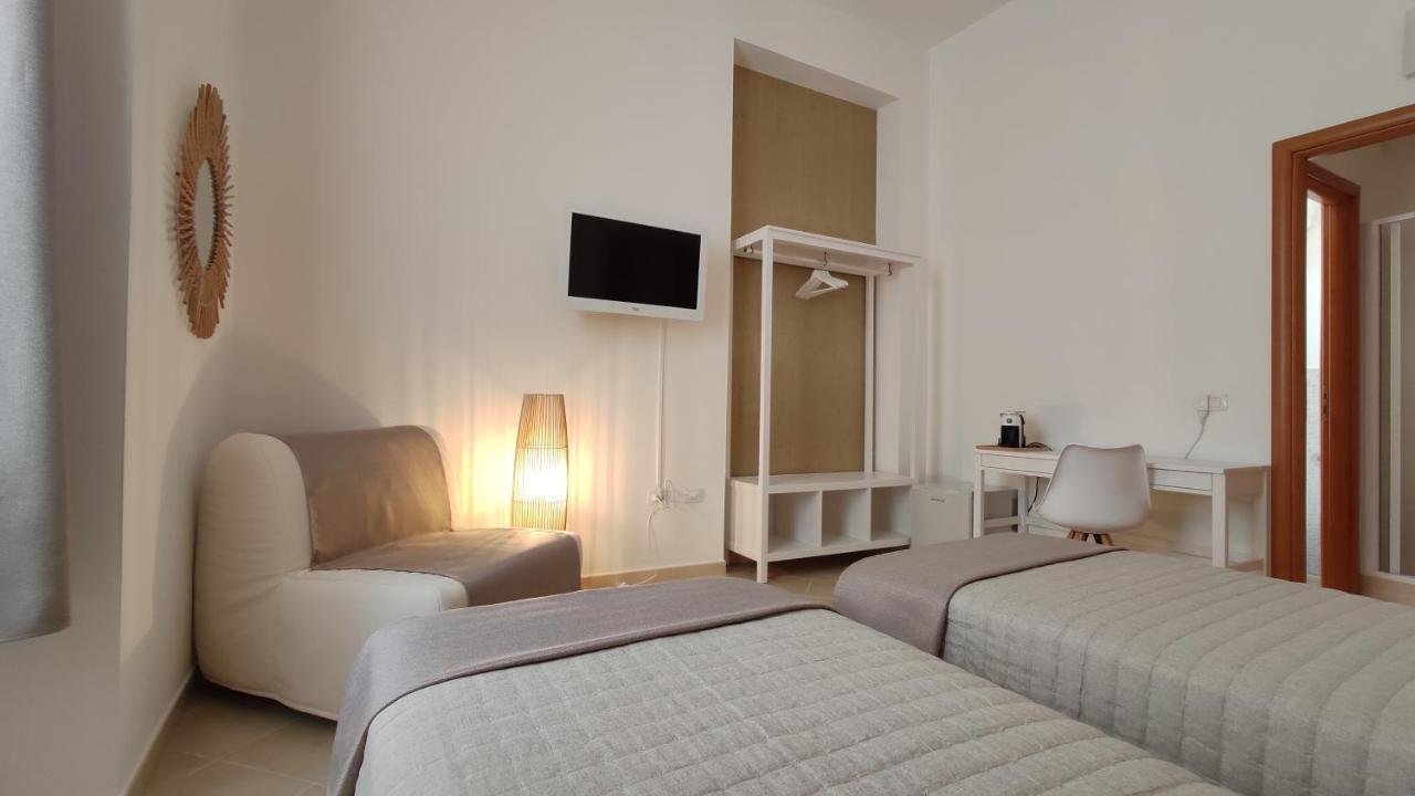 Large Double or Twin Room