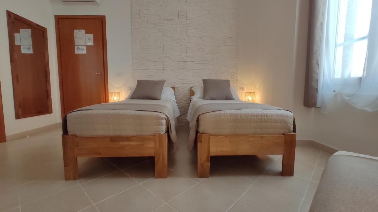 Large Double or Twin Room