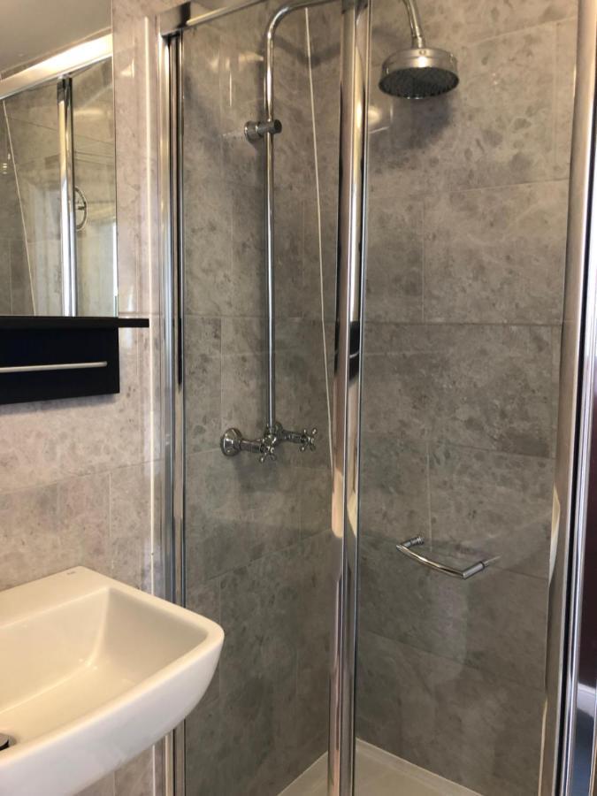 Single Room Private External Bathroom,1111710330:JPEG