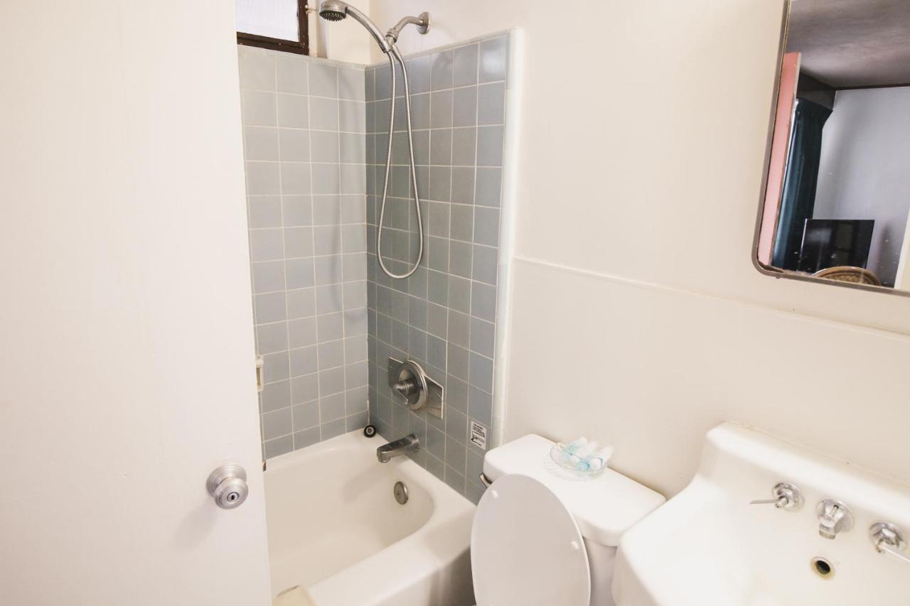 1 Bedroom Suite 2 Queens Full Kitchen,1557277783:JPEG