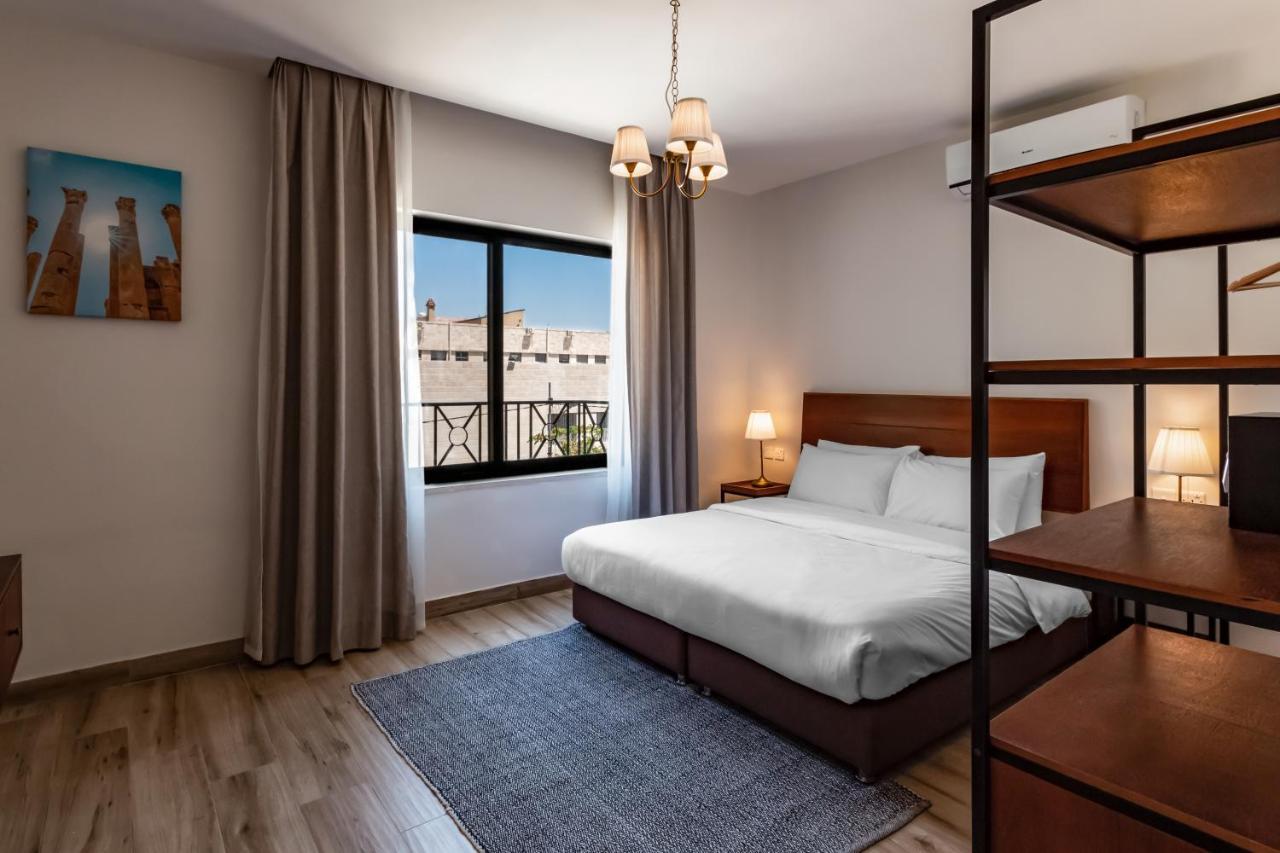 Suite Balcony,1111928331:JPEG