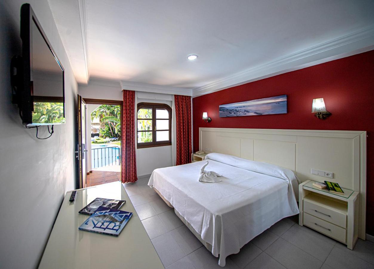 Double or Twin Room with Pool View,1112020131:JPEG